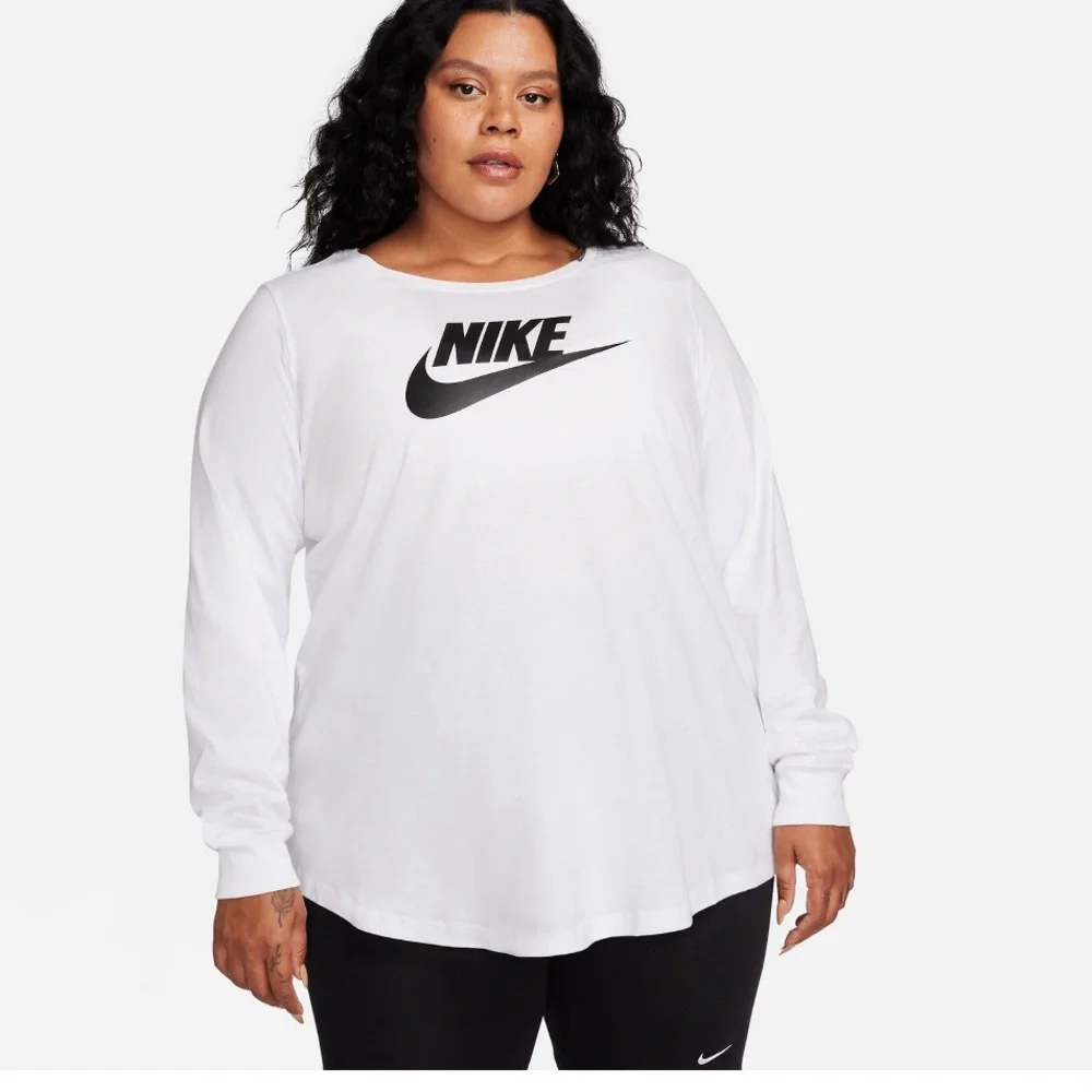 Women’s Nike Plus Size Long Sleeve tee - Picture 3 of 3